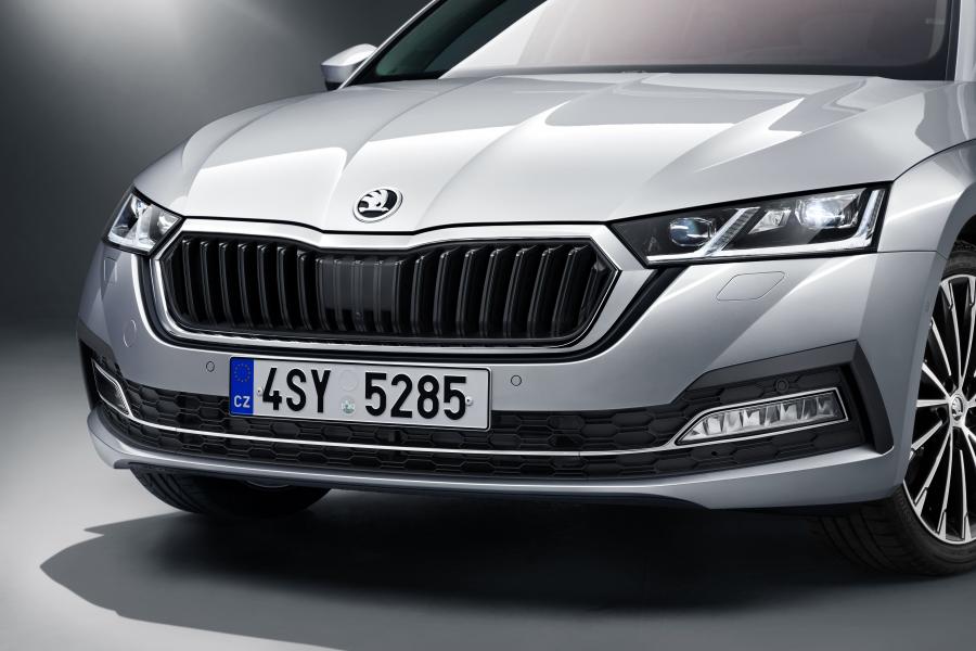 Детали экстерьера Skoda Octavia Combi 2020 года  (WW) (фото 18 из 69)